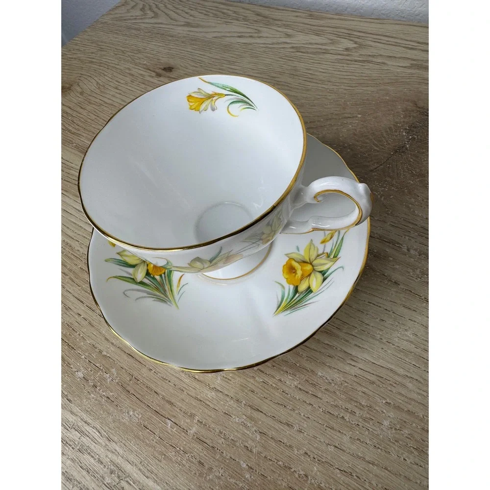 Tuscan‎ Fine English Bone China Tea Cup Saucer March Daffodil Birthday Flowers